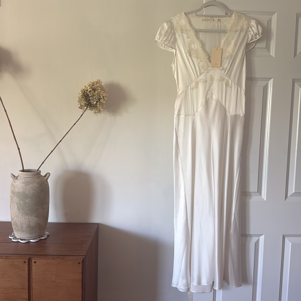Coraline Dress in Salt - Picture 2 of 3